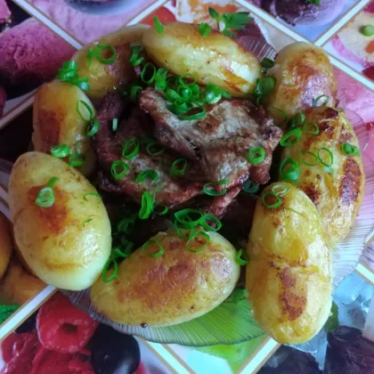 Жареная свинина с картофелем