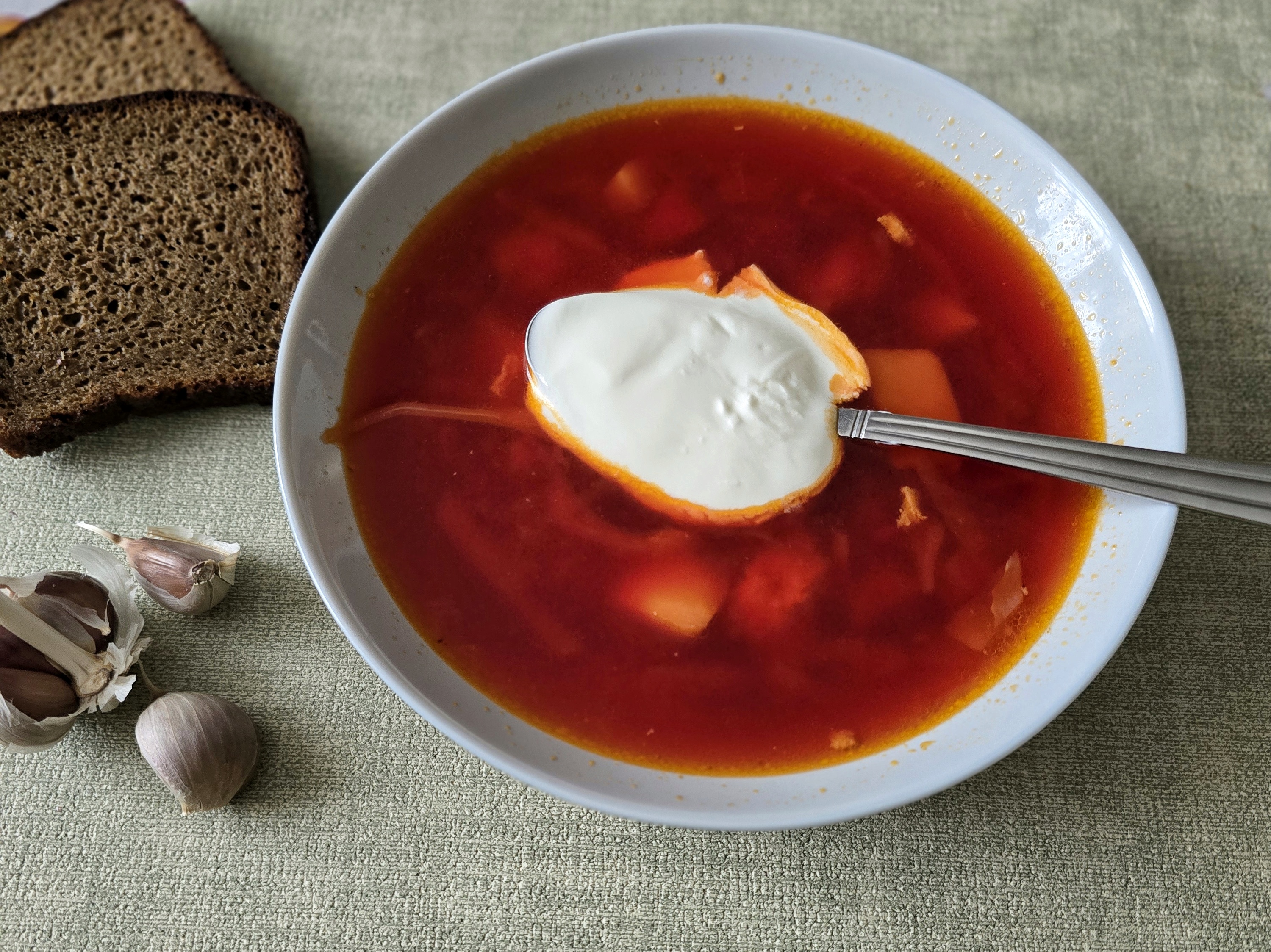 Борщ с тушенкой