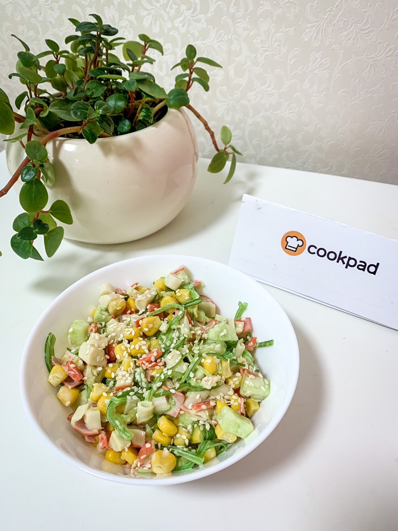 Салат чука с крабовыми палочками