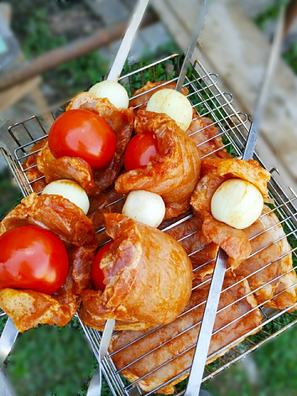 Сочные овощи с мясом на мангале