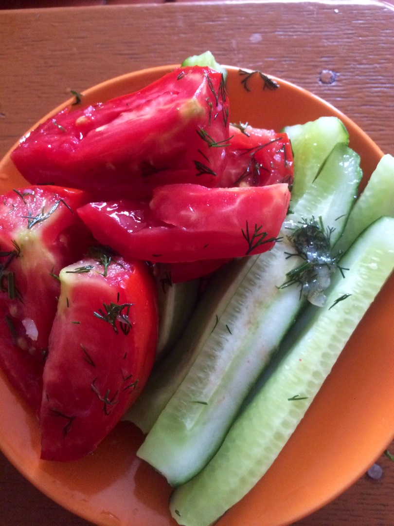 Малосольные огурцы с помидорами в пакете - пошаговый рецепт с фото на Готовим дома