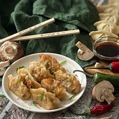 🥟Китайские жареные пельмени с королевскими шампиньонами