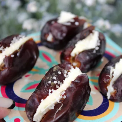 Финики со сливочным маслом и солью 
