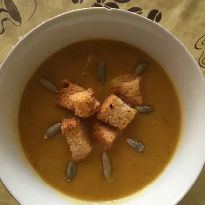 Тыквенный суп с красной чечевицей и имбирём