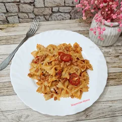 Макароны с фаршем и домашним кетчупом