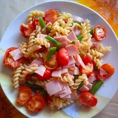 🥗Итальянский салат с макаронами и ветчиной