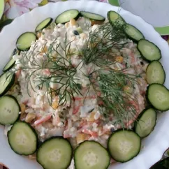 Салат "На праздник" с курицей и колбасным сыром