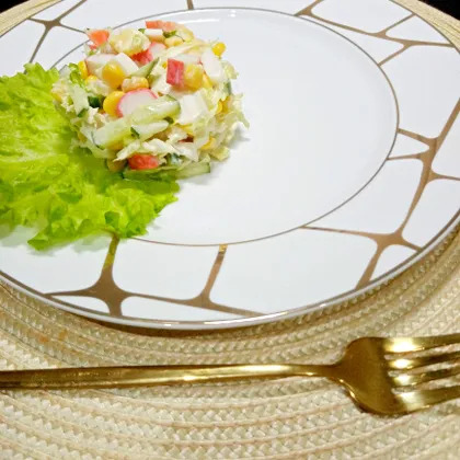 Салат с пекинской капустой и крабовыми палочками