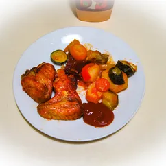 Куриные крылышки  на овощах в духовке. Ofengemüse mit Chickenwings