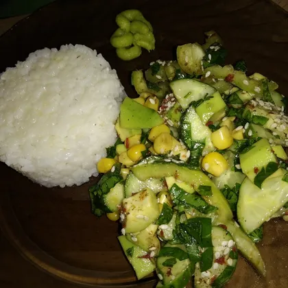 Лёгкий салат с авокадо