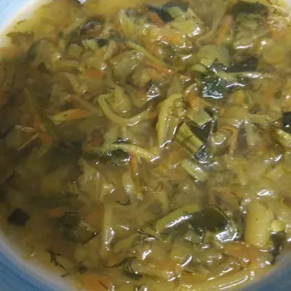 Зеленый суп с капустой и кабачковыми спагетти