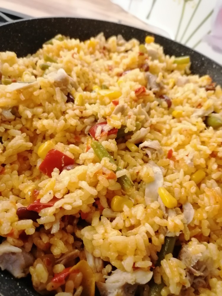 Рис с курицей и овощами