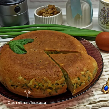 Заливной пирог с зелёным луком и яйцами в мультиварке 