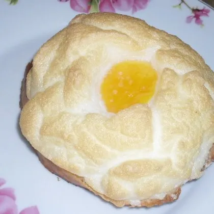 Завтрак 'Яйца в гнезде'