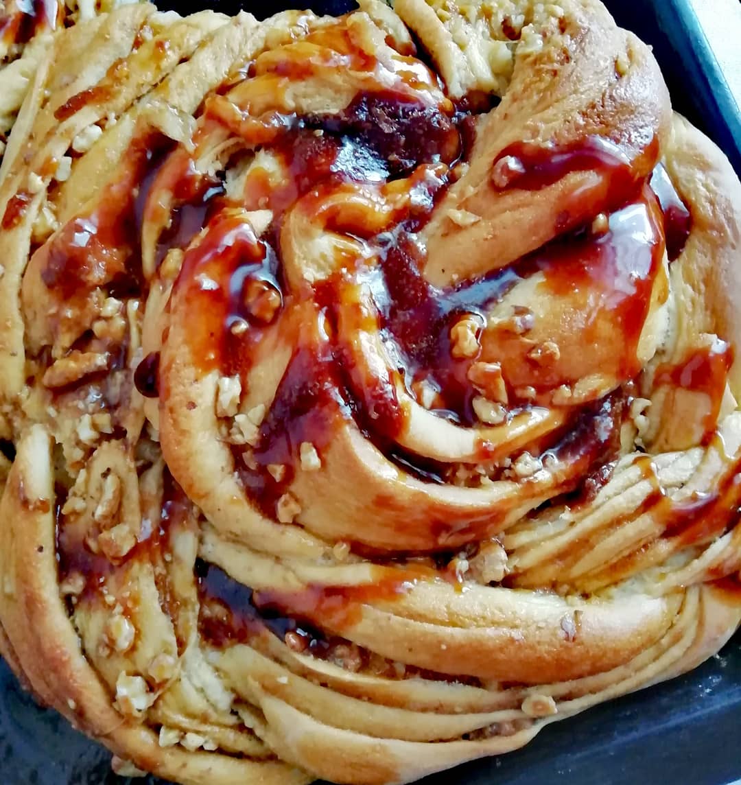 Кранц с варёной сгущёнкой и орехами