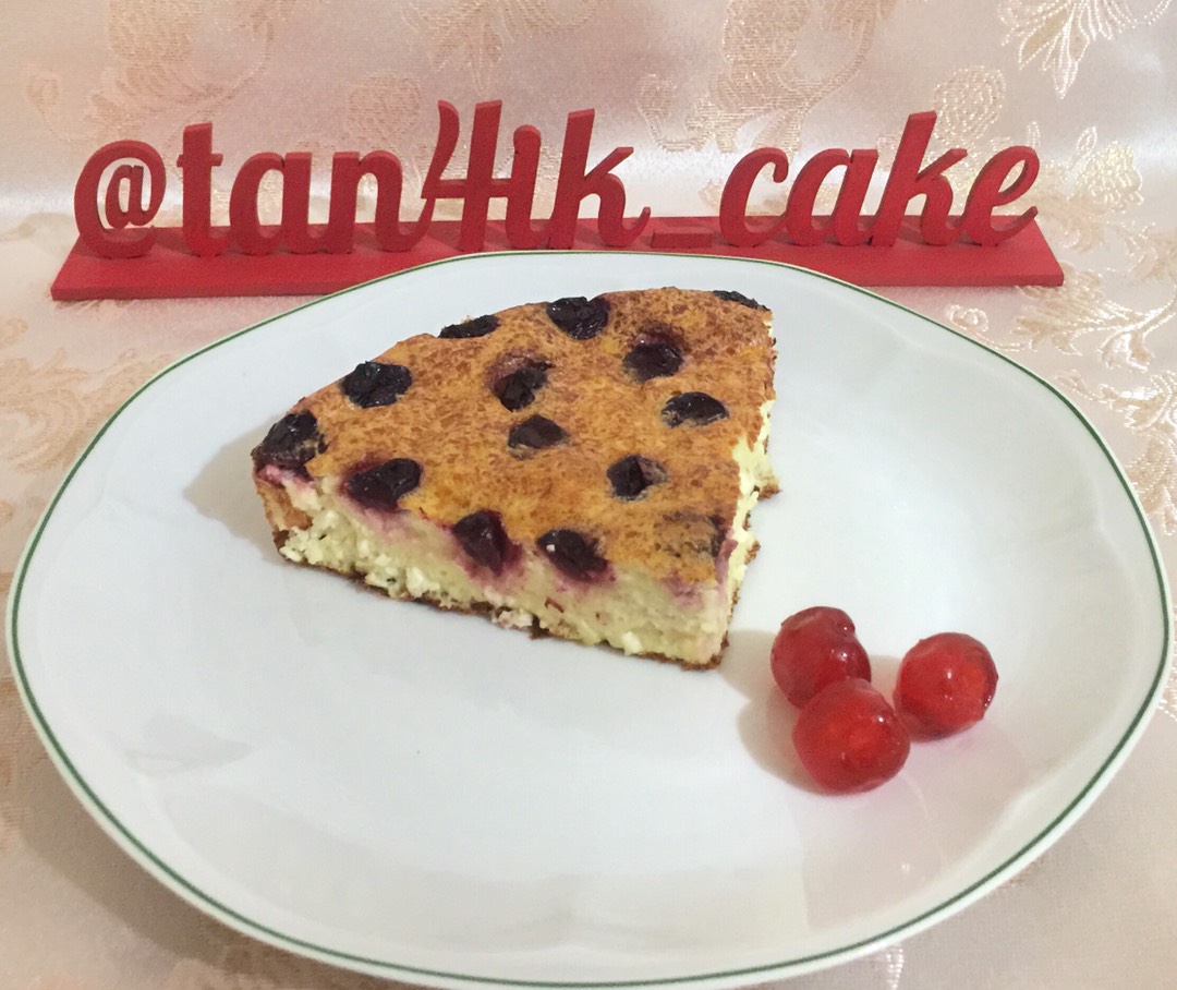 Творожная запеканка-суфле с вишней