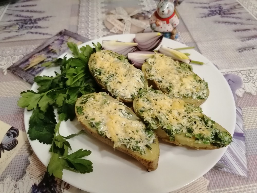 Картофель запечённый с зеленью и сыром 🧀