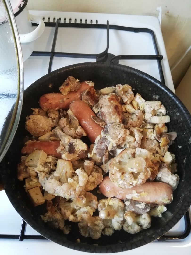 Цветная капуста с грибами и тофу