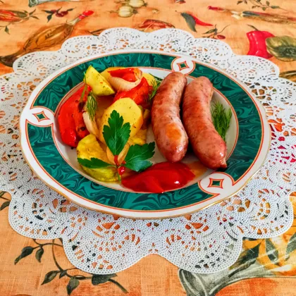 Купаты с овощами запеченные  в духовке