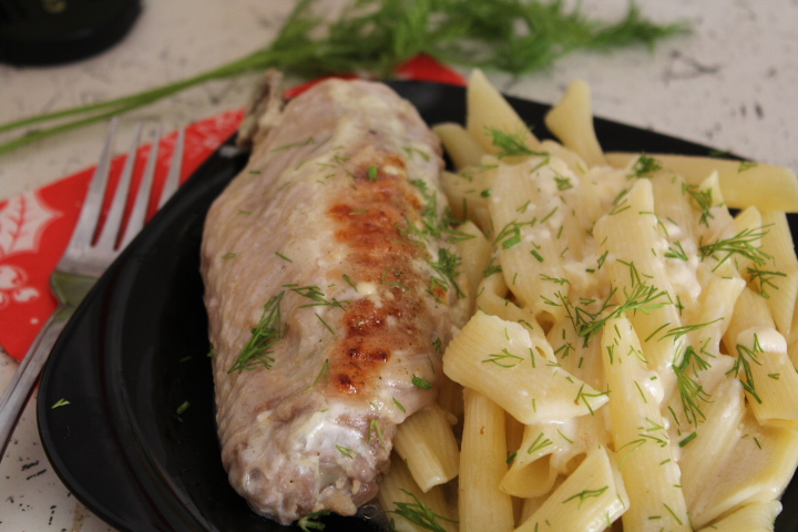 Крылья индейки под сырным соусом