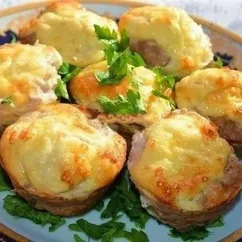 Мясные кексы с сырно-яичной начинкой