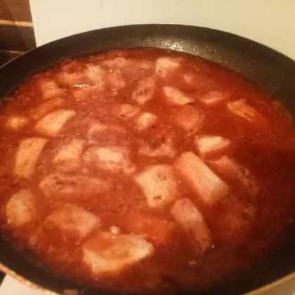 Мясное рагу с томатным соусом