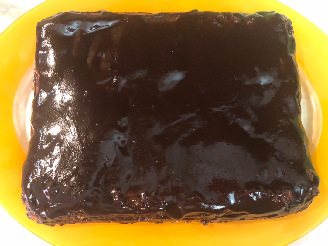 Шарлотка со сливами