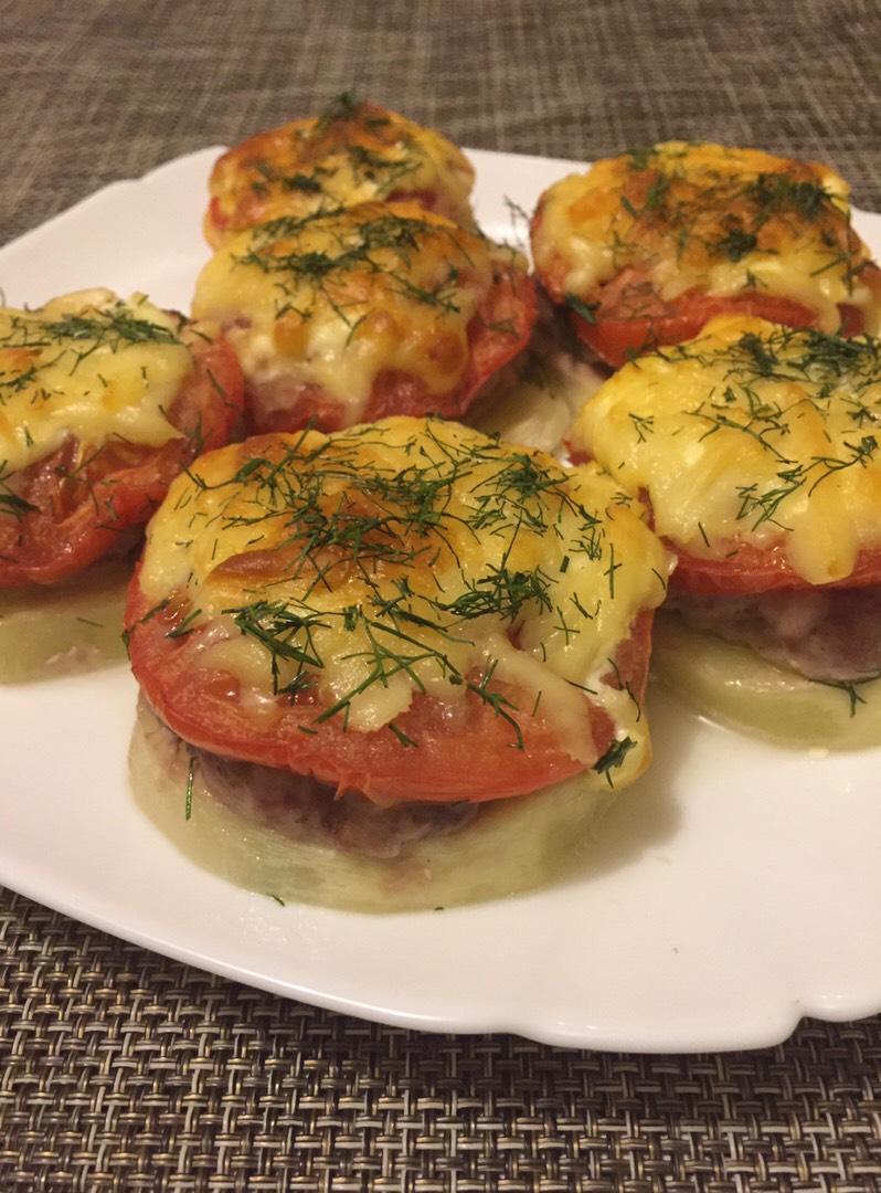 Тушеные кабачки с помидорами и сыром в мультиварке