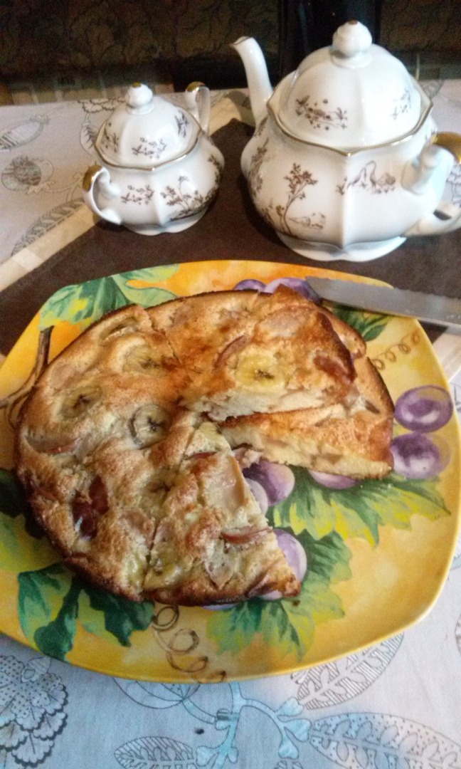 Шарлотка яблочная с бананом