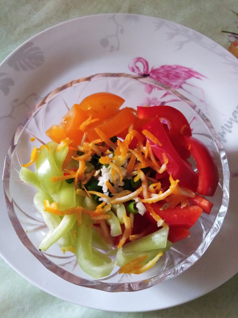 Постный рецепт Овощной салат «Светофор» с приправами Айдиго.