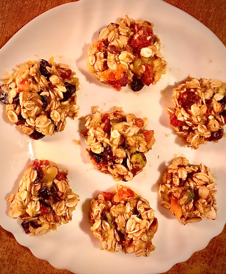 Apple-oatmeal cookies without flour, eggs and sugar