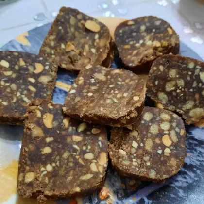 Шоколадная колбаска с арахисом🥜🍫