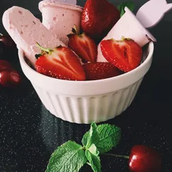 Клубничное мороженое 🍓🍧