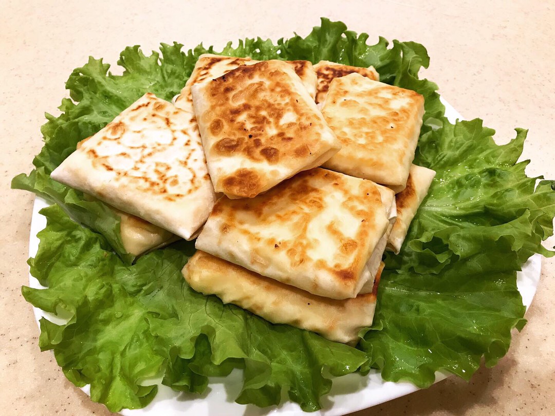 Конвертики из лаваша с яйцом и сыром