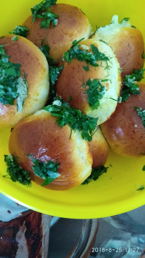Пампушки с чесноком