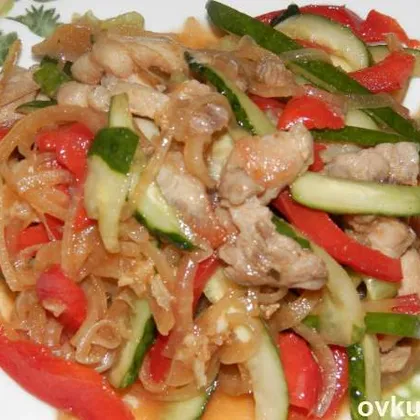 Салат с мясом и огурцами по-корейски