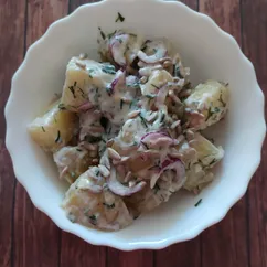 Салат из молодого картофеля с укропной заправкой 