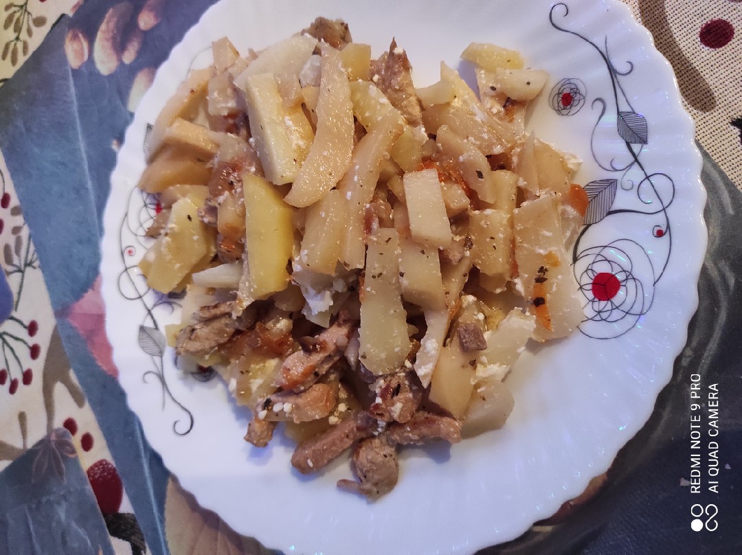 Картофельные зразы с грибами и сыром