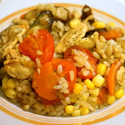 Сочная куриная грудка с рисом и овощами