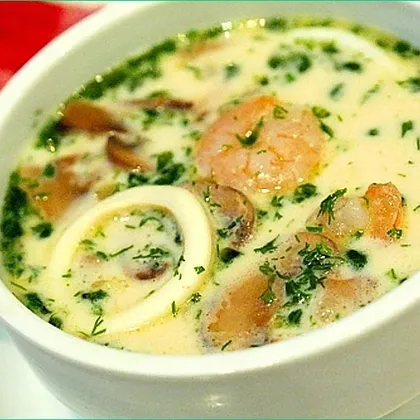 Суп с морепродуктами и грибами