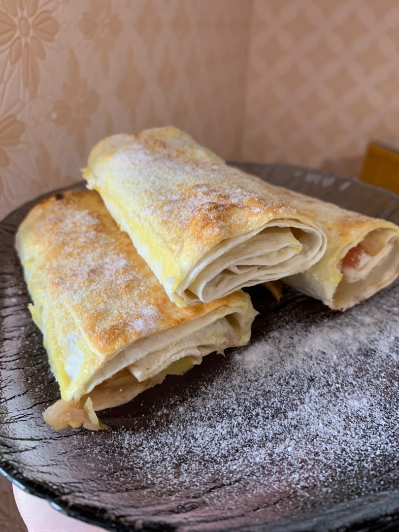 Рулетики из лаваша с яблочками