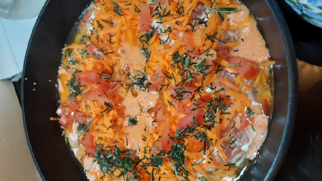 Курочка в томатном соусе с овощами