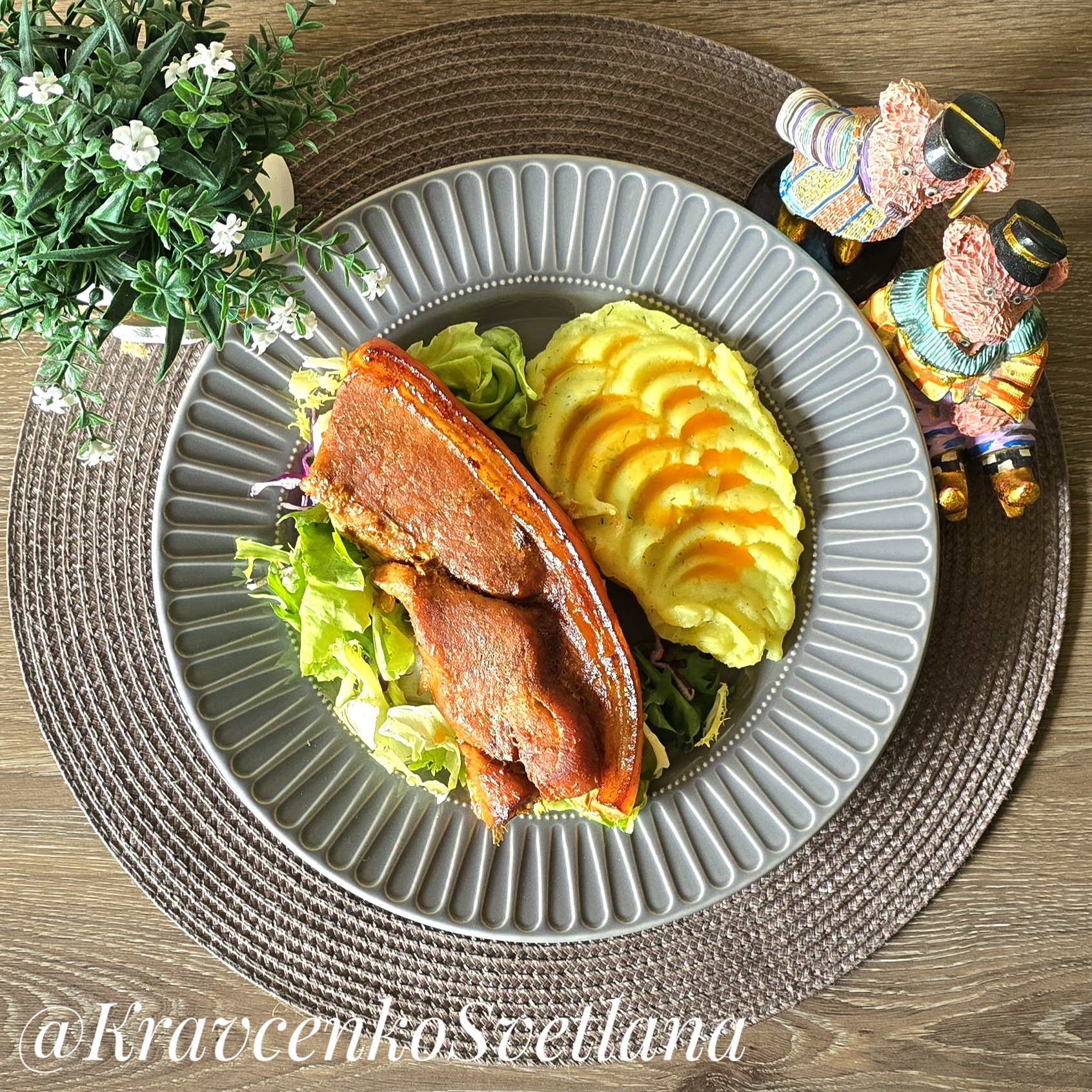 Свинина запеченная в духовке