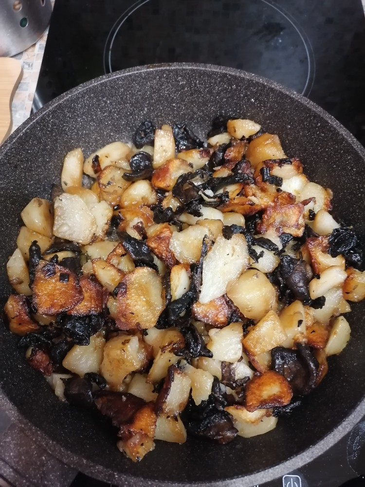 Жареные белые грибы с картошкой: рецепты приготовления