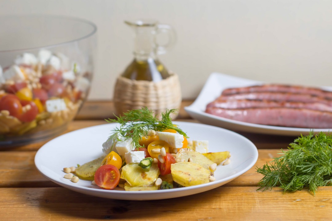 Салат с запеченными картошкой и спаржей