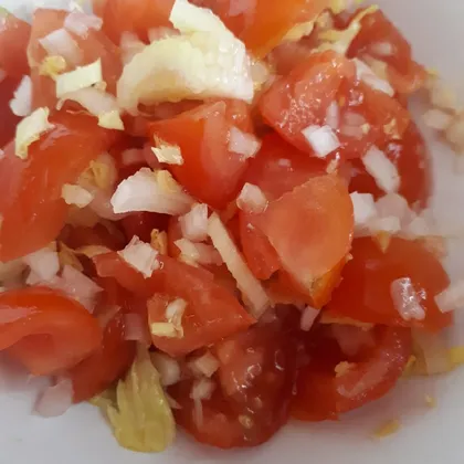 Салат из помидоров на скорую руку