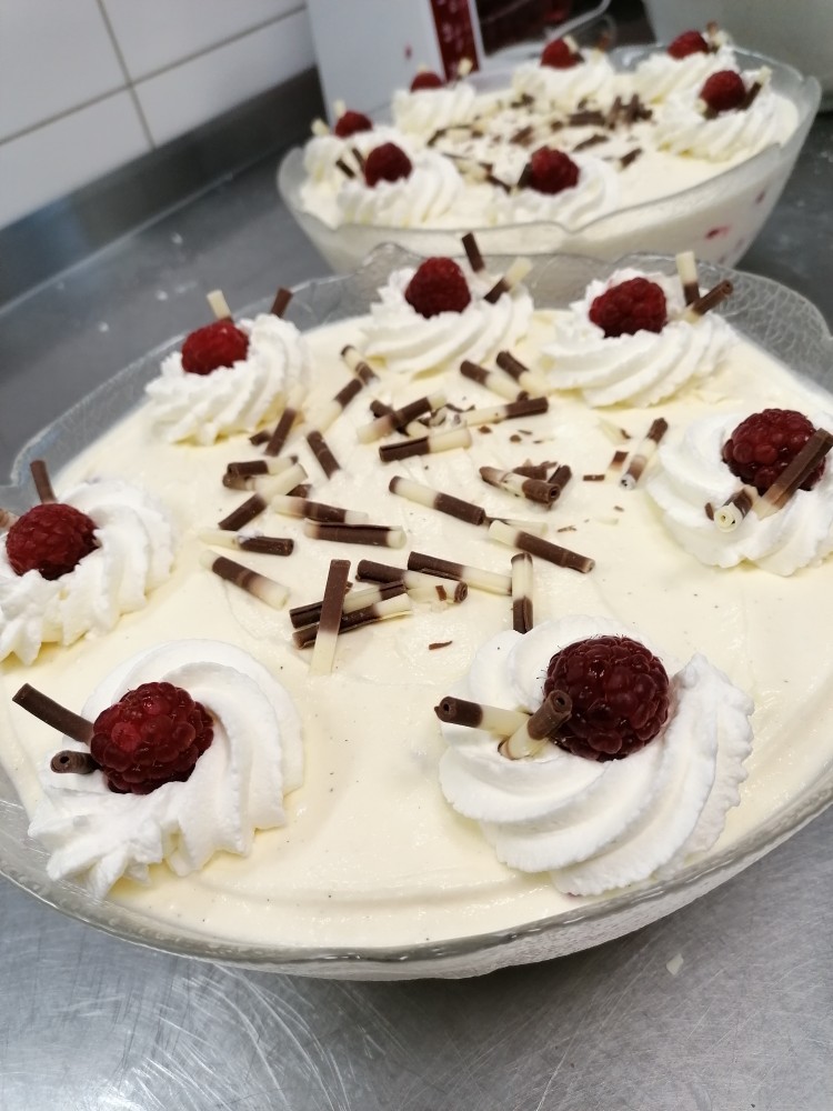 Десерт "Малиновая мечта"