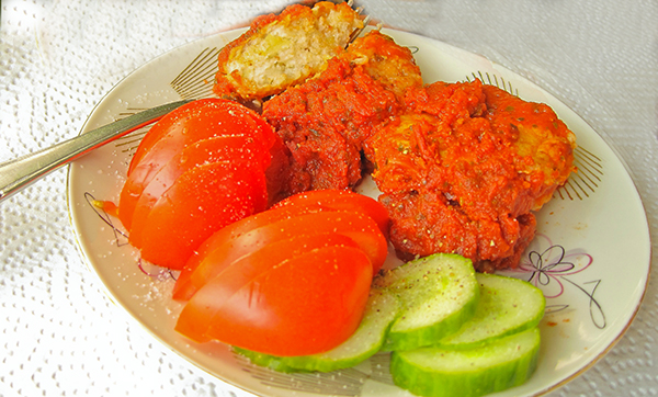 Рыбные фрикадели в томатном соусе. Fischfrikadellen in Tomatensauce