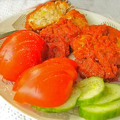 Рыбные фрикадели в томатном соусе. Fischfrikadellen in Tomatensauce