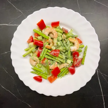 Салат с зеленой спаржей и острыми креветками — Modern family cook